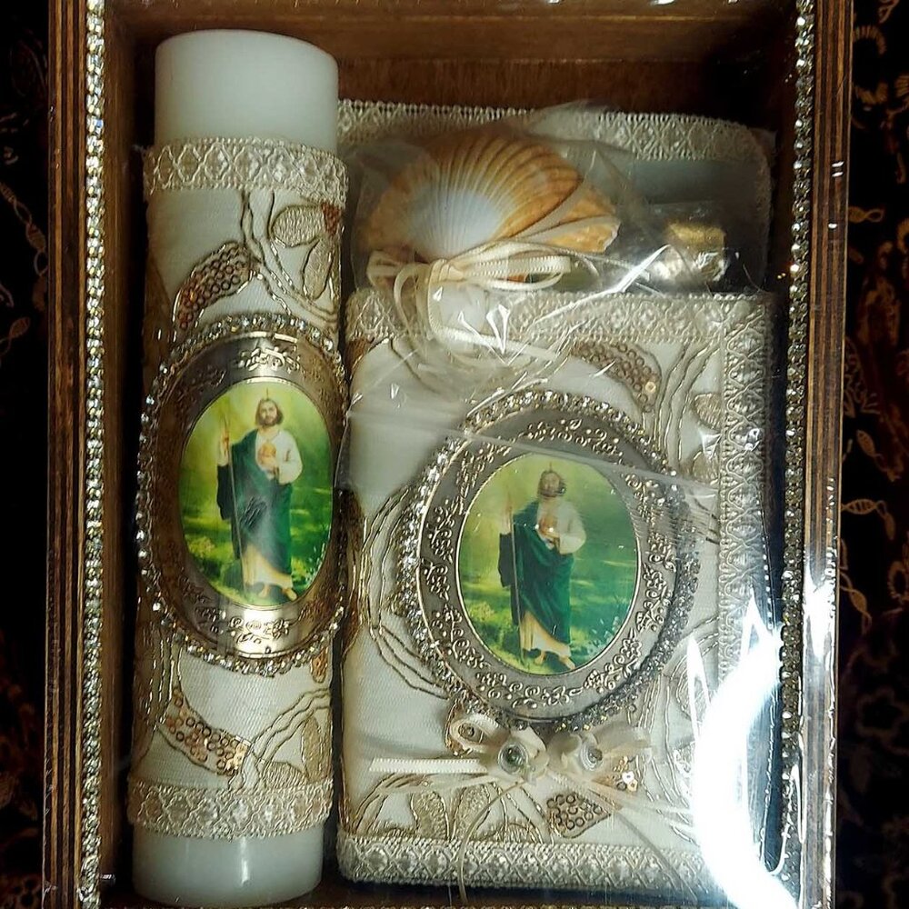Set de Vela de Bautizo Biblia Latino Americano San Judas Tadeo Decorado Ivory